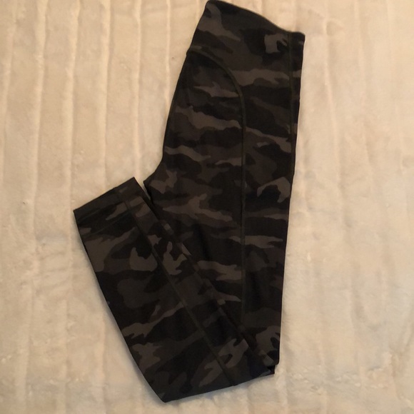 Athleta Camo 7/8 Tight - Picture 8 of 10